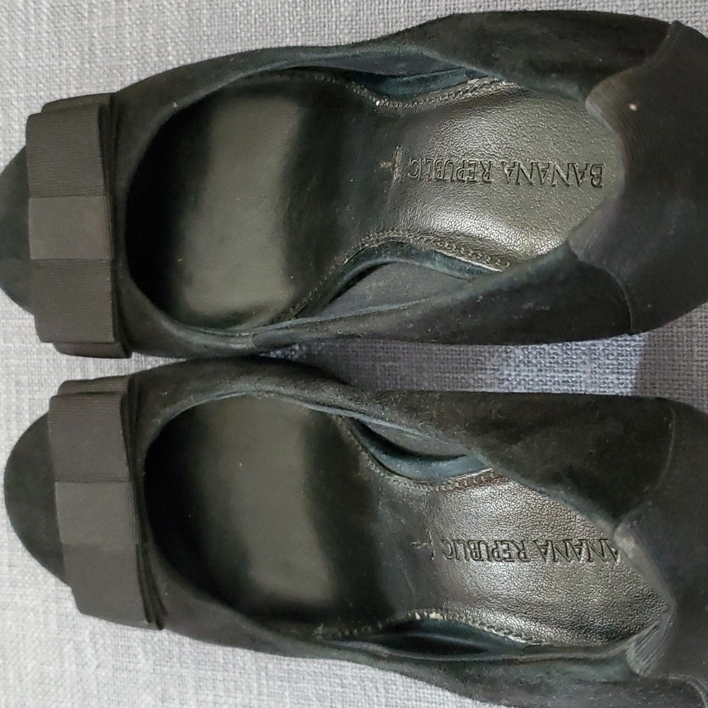 Banana Republic Suede Block Heels, 6 - Picture 9 of 11
